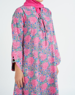 Load image into Gallery viewer, Turkish Cotton Tie-Up neckline Jalabiya +Shailah - Pink Roses Garden