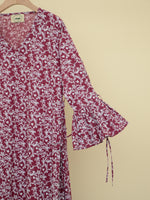 Load image into Gallery viewer, Classic Waist Ribbons Jalabiya M006 - Red and White Flowers