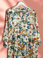 Load image into Gallery viewer, Bell Sleeves Jalabiya - Floral
