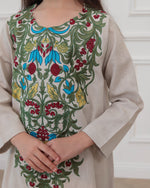 Load image into Gallery viewer, KIDS Pure Linen Embroidery Jalabiya - Beige
