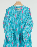 Load image into Gallery viewer, Turkish Cotton Tie-Up neckline Jalabiya +Shailah - Pink and Blue Flame Waves
